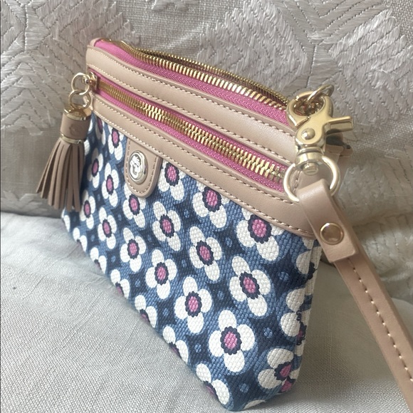 Spartina 449 Calhoun Tassel Wristlet - Picture 2 of 4